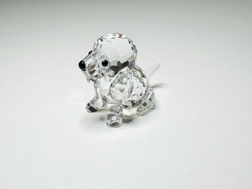 Swarovski beagle puppy sitting - beagle,