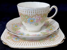 Tuscan Fine Bone China “FLORAL TRELLIS” 7386 Vintage Cup Saucer & Plate Trio