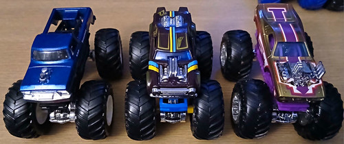 Hot wheels monster jam 64 - monster, 1:64