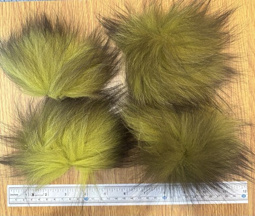 Arctic silver fox tail - ,