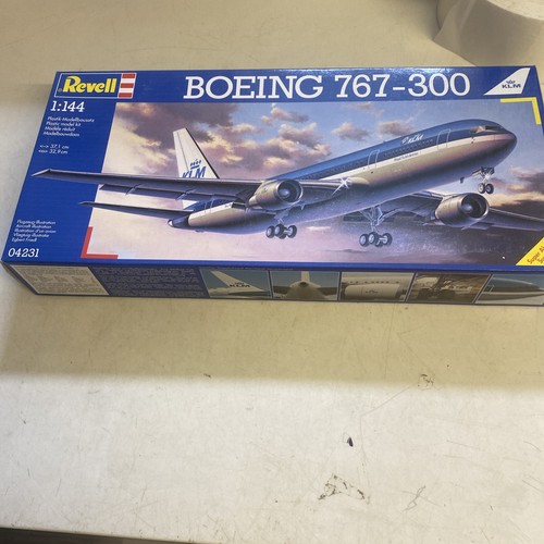 Revell model kit - model, boeing