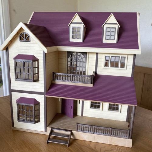 Sylvanian families oakwood - families,