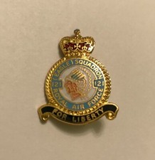 RAF 121 Squadron Enamel Badge