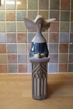 LLADRO FIGURINE 5502 - Praying Kneeling Nun - Blue - NO BOX - REPAIRED