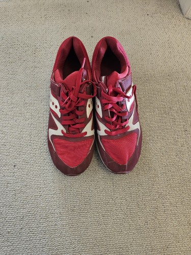 Saucony grid 9000 red trainers - saucony,