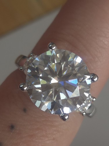 Brand new 00ct moissanite - brand,