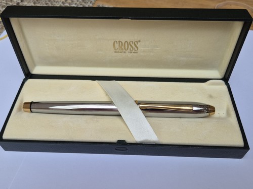 Stunning vintage cross - stunning,