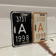 2 Vintage Aruba Private Automobile License Plate Tags, 1998-1999