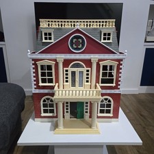 Sylvanian Family Grand Hotel with accessories and figures