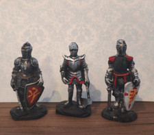 MINIATURE Knight statue 1:12th