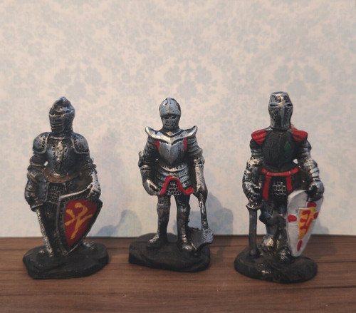 Miniature knight statue - knight, 1:12th