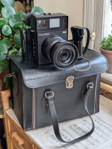 Polaroid 600 medium format - polaroid,