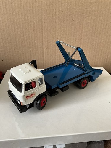 Britains 9603 ford skip - no.9603,