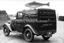 Plo-71 G Munday Fishmonger Delivery Van JG 3577, Cliftonville, Kent. Photo
