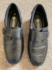 Ladies Size 5 Black Leather