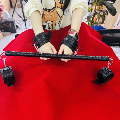 Bondage metal leg spreader bar - metal,