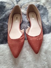 Ladies Slip On Shoe...size 8