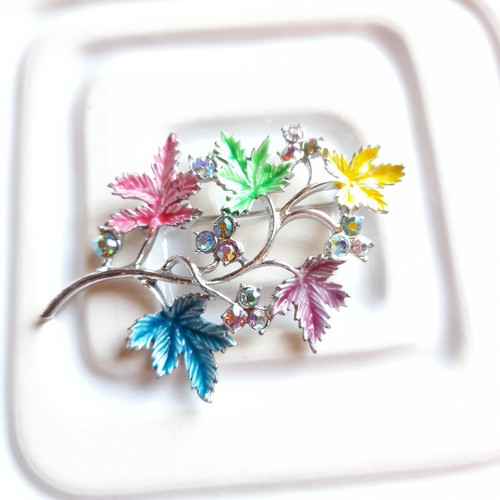 Vintage enamel leaf brooch mid - vintage,