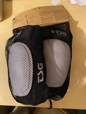 TSG Roller Derby 3.0 Pro Knee Pads X Small XS white Black Sealed NEW