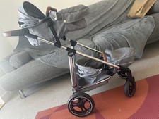 Kids Twins Pram by Mama and