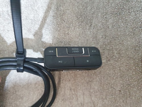 Black audio adapter wired - black,