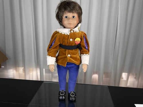 Steiff doll collector - steiff,