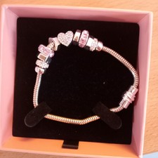 Pretty Lipsy Bracelet with