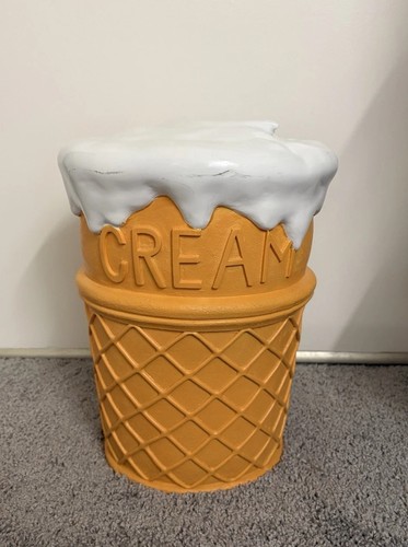 Vanilla ice cream cone - vanilla,