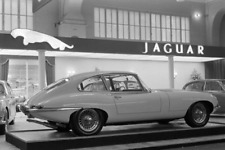 Jaguar E-type 1966 Advertising