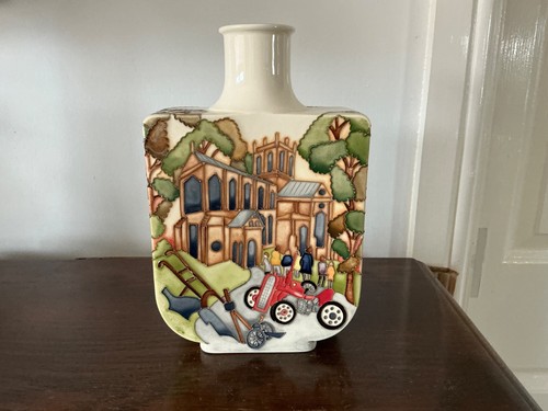 Moorcroft vase plough - vase, sunday