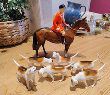 BESWICK HUNTSMAN ON BROWN HORSE + SIX BOXED BEAGLE HOUND BEAGLES