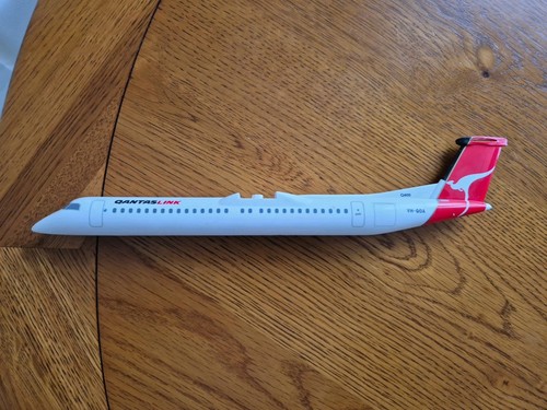 Qantas link q400 body - link,