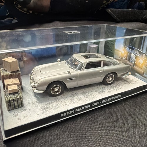 The james bond collection - james,