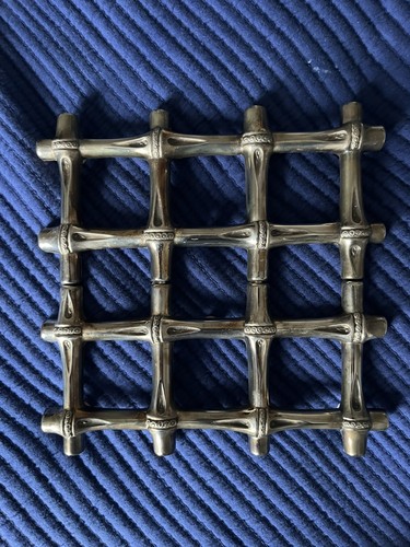 Silver plated trivet stand - silver,