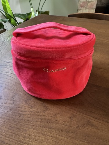 Clarins red round makeup - red,