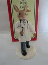 Doctor  Bunnykins DB 181 Royal