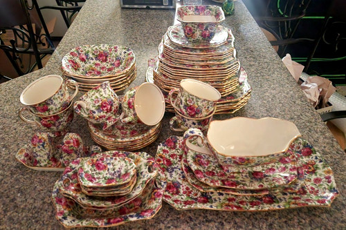 Beautiful large piece - 57, royal