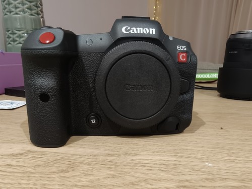 Canon eos mirrorless - canon, c