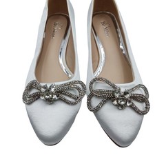 Be Mine Women's Ivory Satin Bridal Pumps With Acadia Bow Front Size 4 New