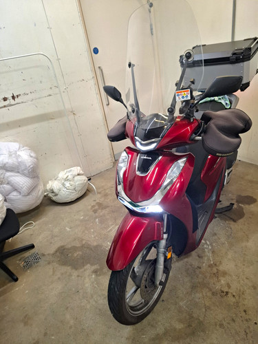 Motorbike scooter honda 125cc - motorbike,