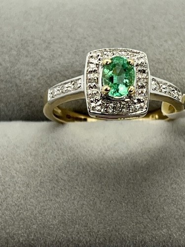9ct yellow gold emerald - 9ct,