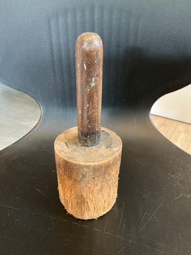 Vintage straw wood carvers - vintage,