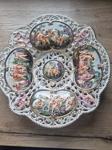 Vintage capodimonte wall - 14",