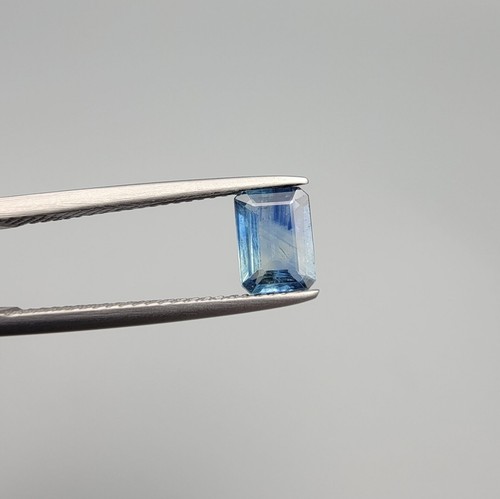 Natural blue sapphire - natural,