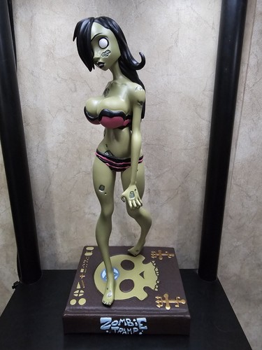 Zombie tramp statue - zombie,