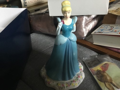Boxed royal doulton cinderella - royal,