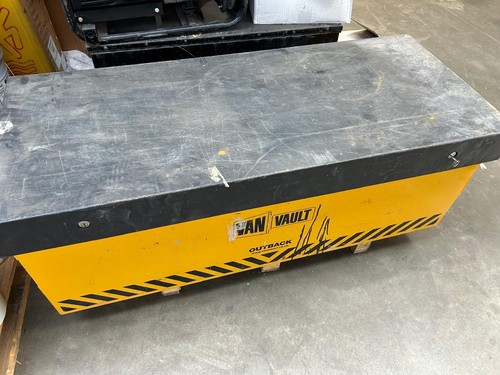 Van vault outback - vault,
