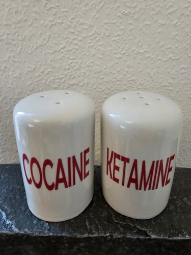 Novelty salt and pepper pots - novelty,