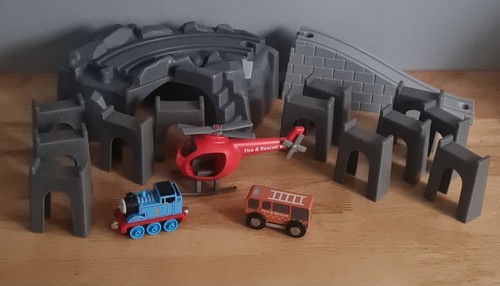 Train track set accessories - train,