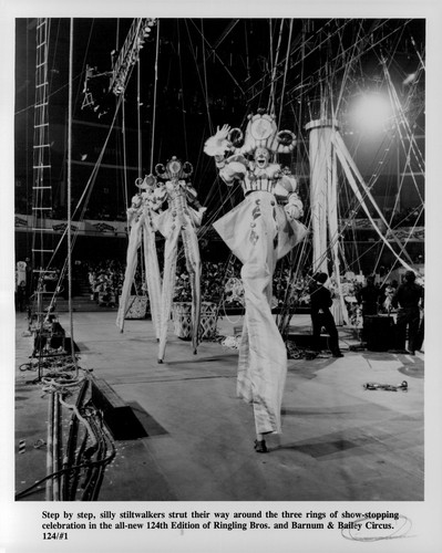 Stilt walkers ringling - ringling, &